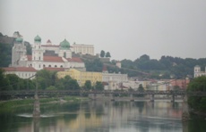 Passau Panorama vom Donauschiff aus gesehen